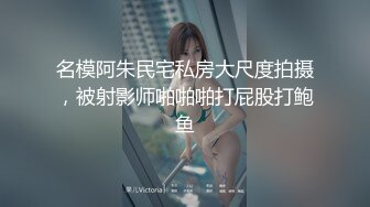 坦克少妇露脸道具自慰，吊钟奶子，撅起屁股露出一个大黑鲍鱼，阴毛好多