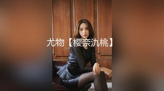 三男两女激情大秀直播，看小哥打桩机式站在床边爆草骚女，浪叫呻吟不断高潮不止看着旁边好姐妹拉起小哥啪啪